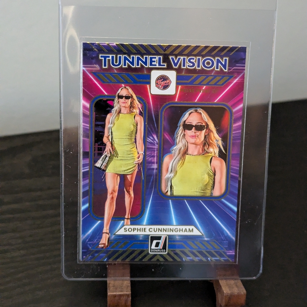 2025 WNBA Donruss Panini Sophie Cunningham Tunnel Vision Press Proof Card Fever
